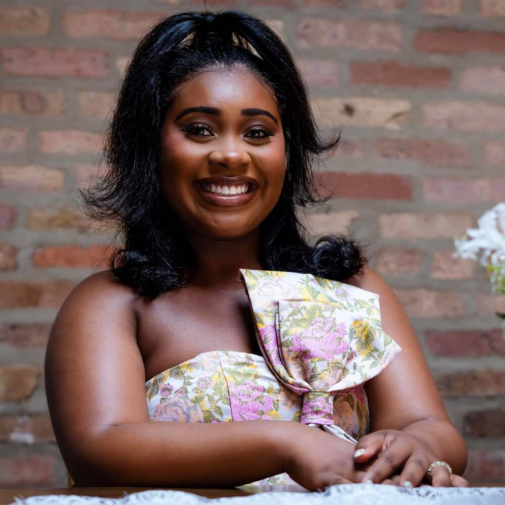 Meet your Posher, Alexis
